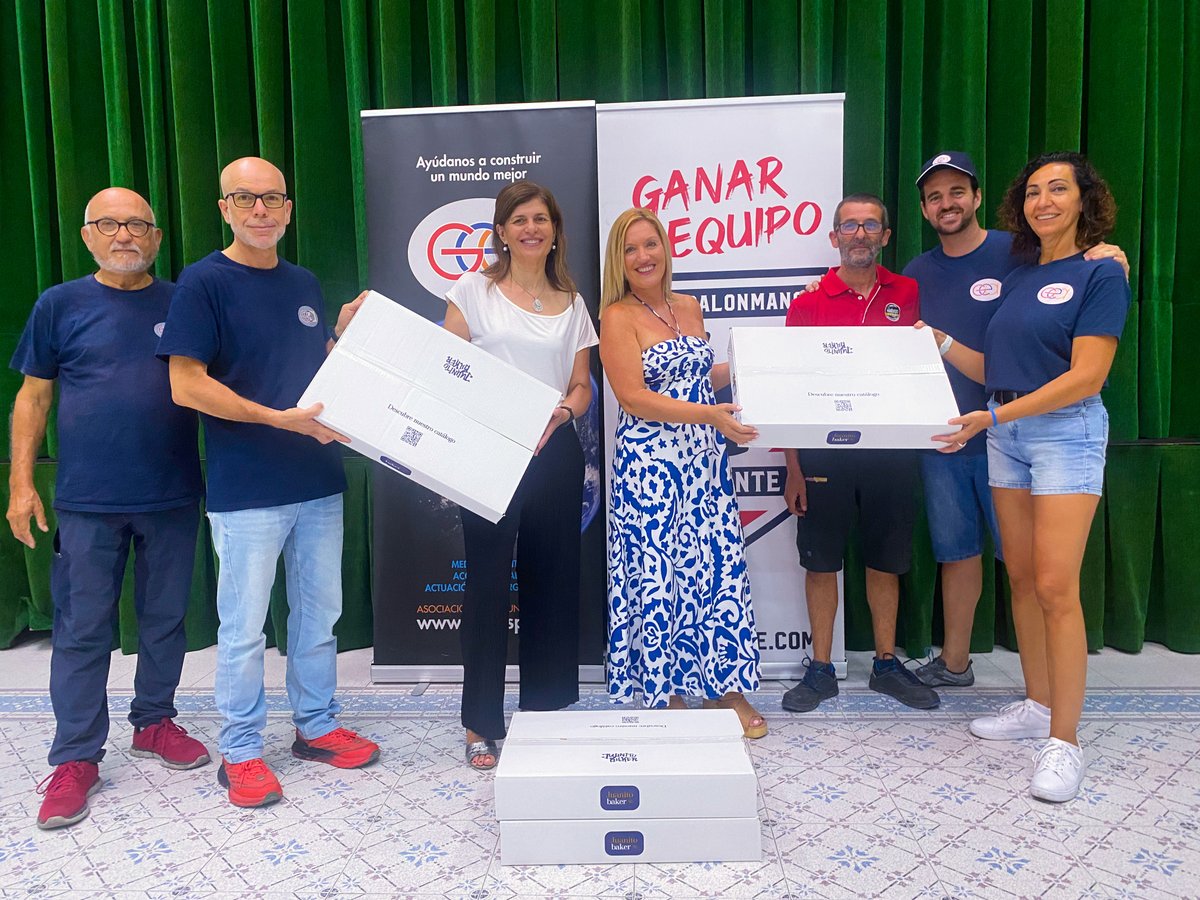 eonalicante's tweet photo. 🥖𝐇𝐨𝐫𝐧𝐞𝐨 𝐝𝐨𝐧𝐚 𝟭𝟭𝟲𝟬𝟬 𝐩𝐚𝐧𝐞𝐬 𝐚 𝐥𝐚 𝐅𝐮𝐧𝐝𝐚𝐜𝐢𝐨́𝐧 𝐄𝐎́𝐍 𝐁𝐚𝐥𝐨𝐧𝐦𝐚𝐧𝐨

Más de 200 familias se han visto beneficiadas con esta donación a través de @geaalicante 

Toda la información: https://t.co/4fGoMvFAgK

#FundaciónEÓNBalonmano https://t.co/FvkXwsQ5ub