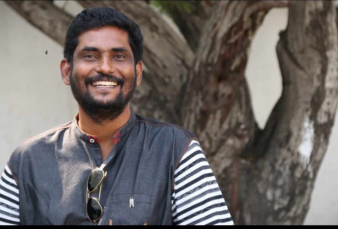 SmartVi53207749's tweet photo. பிறந்தநாள் வாழ்த்துக்கள் அப்பா(சங்கர்)..உங்களுடைய ஆரம்ப காலத்தில் பல கஷ்டங்களை சந்தித்தாலும் துயர்வு அடைந்த விடாமல் தொடர்ந்து முயற்சி செய்து இன்று பல நல்ல படங்களை தயாரித்து வளர்ந்து வரும் தயாரிப்பாளராக இன்னும் பல சாதனைகளை அடைந்து வலம் வர வாழ்த்துக்கள் சார் @sureshkamatchi https://t.co/mKg439mvXl