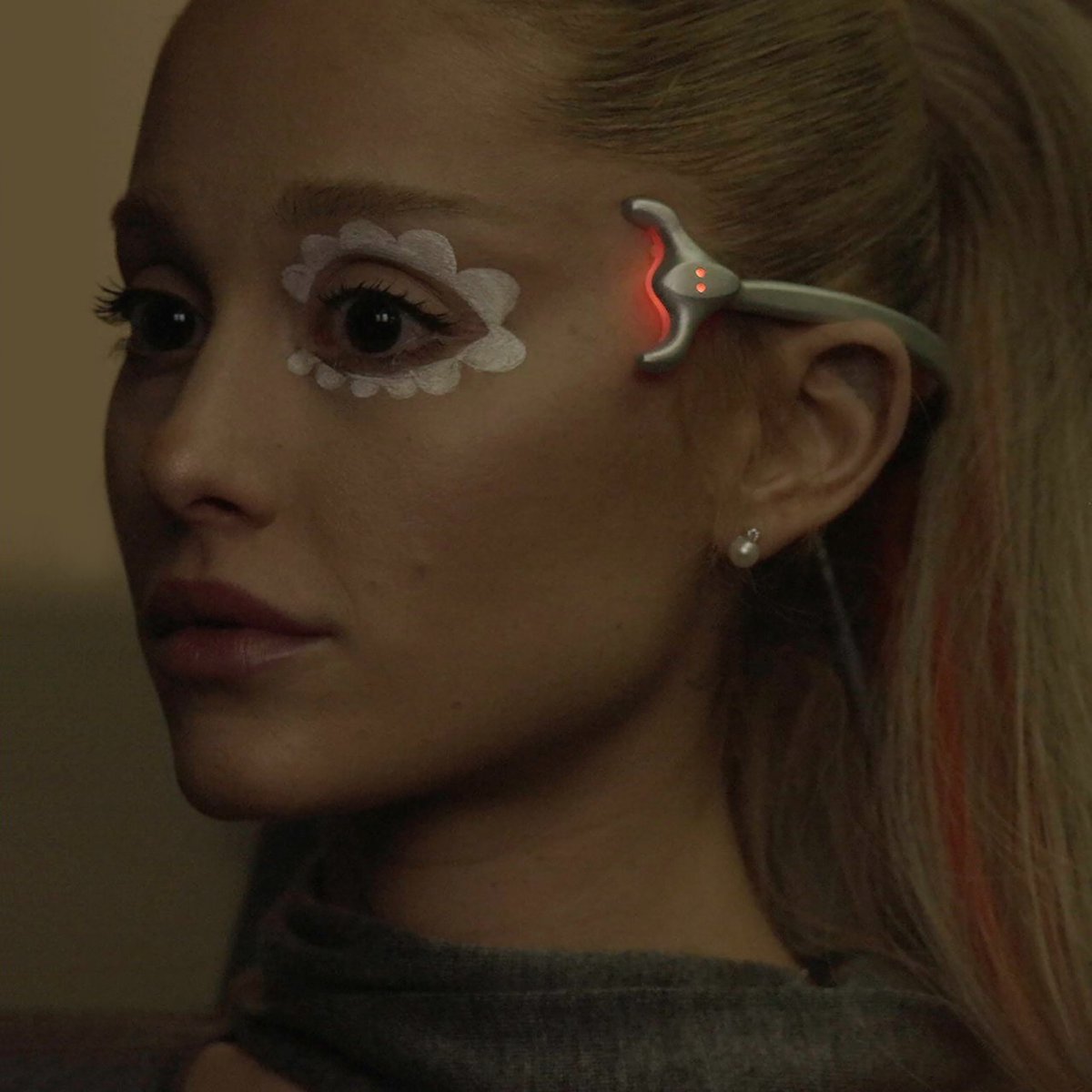 thearianahub's tweet photo. “we can’t be friends (wait for your love)” is now less than 200 million live streams away from reaching 1 billion streams on Spotify. https://t.co/J1rQqJHGAG