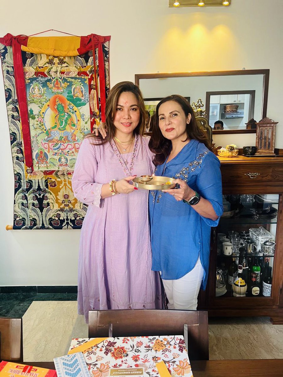 RandeepHooda's tweet photo. Happy Rakshabandhan to everyone 🤗🤗

May we always bring joy, safety and respect to each other. I always got your back sis (you always have mine)🏵️🏵️📿 @Anjalihooda 

#HappyRakshaBandhan #Rakshabandhan https://t.co/fy2hBcvzGf
