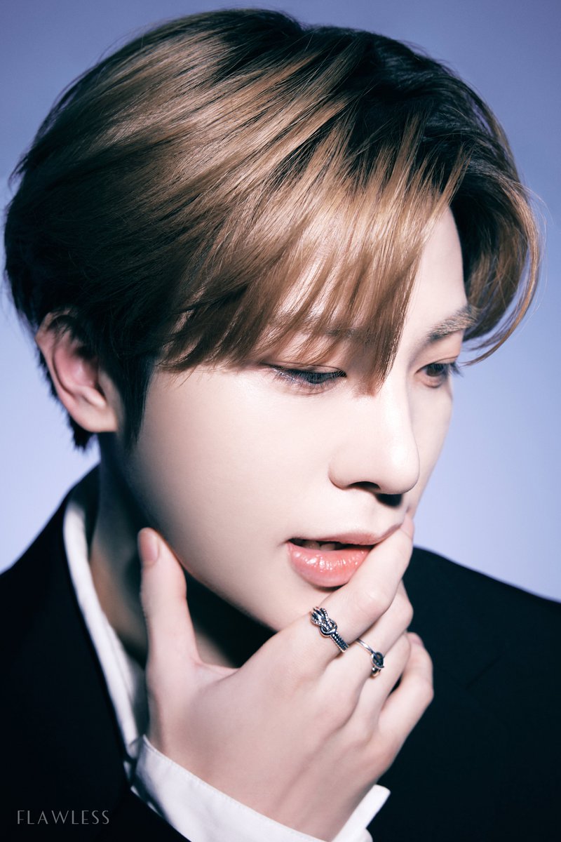 with_flawless's tweet photo. #FLAWLESS X #TREASURE

🔗 https://t.co/AQwsYRr05E

Adore Every glow: The True TREASURE Within

📆~ 9.8 23:59 (KST)

#소정환 #SOJUNGHWAN
@ygtreasuremaker @treasuremembers https://t.co/Mvwro9dtnl
