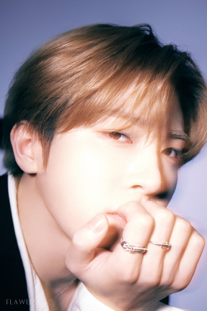 with_flawless's tweet photo. #FLAWLESS X #TREASURE

🔗 https://t.co/AQwsYRr05E

Adore Every glow: The True TREASURE Within

📆~ 9.8 23:59 (KST)

#소정환 #SOJUNGHWAN
@ygtreasuremaker @treasuremembers https://t.co/Mvwro9dtnl