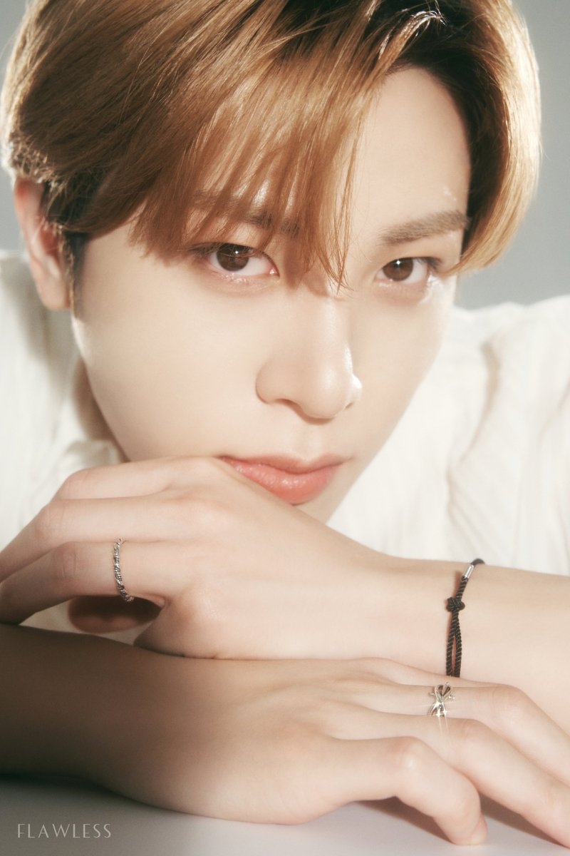 with_flawless's tweet photo. #FLAWLESS X #TREASURE

🔗 https://t.co/AQwsYRr05E

Adore Every glow: The True TREASURE Within

📆~ 9.8 23:59 (KST)

#소정환 #SOJUNGHWAN
@ygtreasuremaker @treasuremembers https://t.co/Mvwro9dtnl