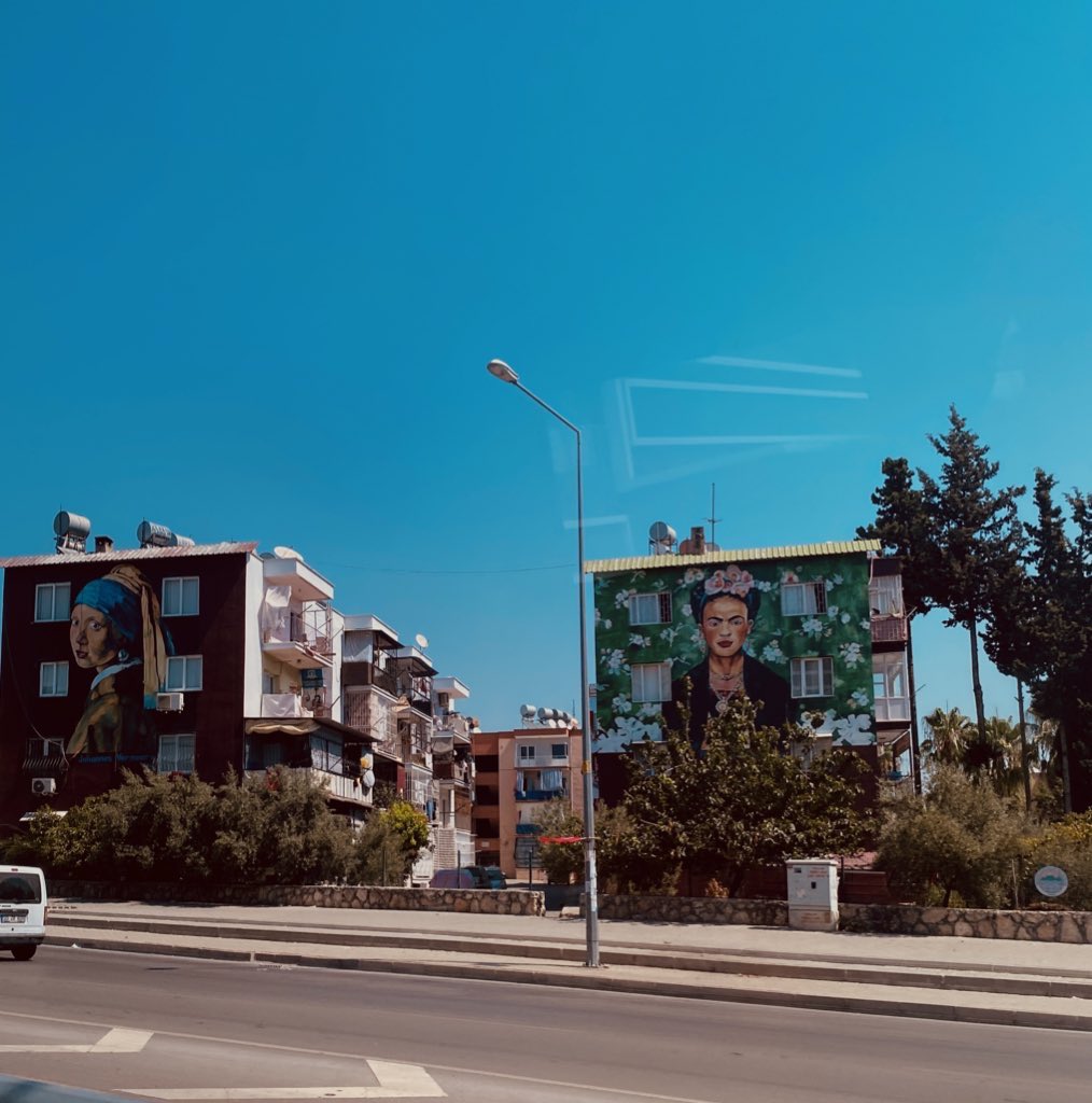 meltemmcaay's tweet photo. Burası Paris olsa beğenirdiniz ama burası Mersin🤌🏻🙂‍↔️ https://t.co/pNWztXP5OS