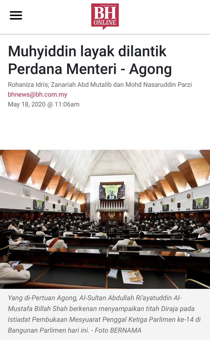 liyana_marzuki's tweet photo. RAJA BERJASA 

Tahun 2020, Agong disembah dan diangkat kerana dia nak jadi PM tanpa pilihanraya. 

Siap Agong pertahankan pelantikan dia. 

Tahun 2022, dah lah parti dia kalah pilihanraya, nak buat taktik sama. Sebab Akta Lompat Parti, Agong tak terima. 

First right of refusal diberi untuk buat Kerajaan Unity. Dengan bongkak dia menolak. 

Fast forward 2023 dan 2024, diperli dan diperlekeh Agong yang sama. Berulang kali. Agong yang sama yang pertahankan dia masa mula jadi Perdana Menteri. Lupa daratan sungguh manusia ini. 

Sudah tersalah cakap, masih lagi ego dan taknak mintak ampun dan maaf. Katanya apa saja perlian ialah fakta. Dia tak kisah bawa ke Mahkamah. 

Politikus ini PM paling teruk dalam sejarah Malaysia. Jangan benarkan dia diangkat semula. 

Kalau pemimpin Melayu Islam sendiri melawan rajanya. Rajanya yang pernah berjasa. Harus kita tolak dulu, kini dan selamanya. 

#notmyPM

Salam hormat,
Liyana Marzuki
