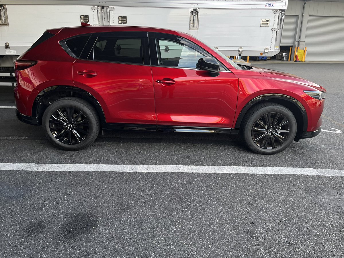 納車2週間で2,000キロ達成しちゃいました💦
でも乗り心地最高で凄い快適に乗れてます♪
買ってよかったCX-5です😊
これからも大事に乗って行きたいです♪
 #MAZDA #cx5  #sportsappearance  #納車2週間  #乗り心地最高  #快適な車  #2,000km #旅行好き  #弾丸旅行