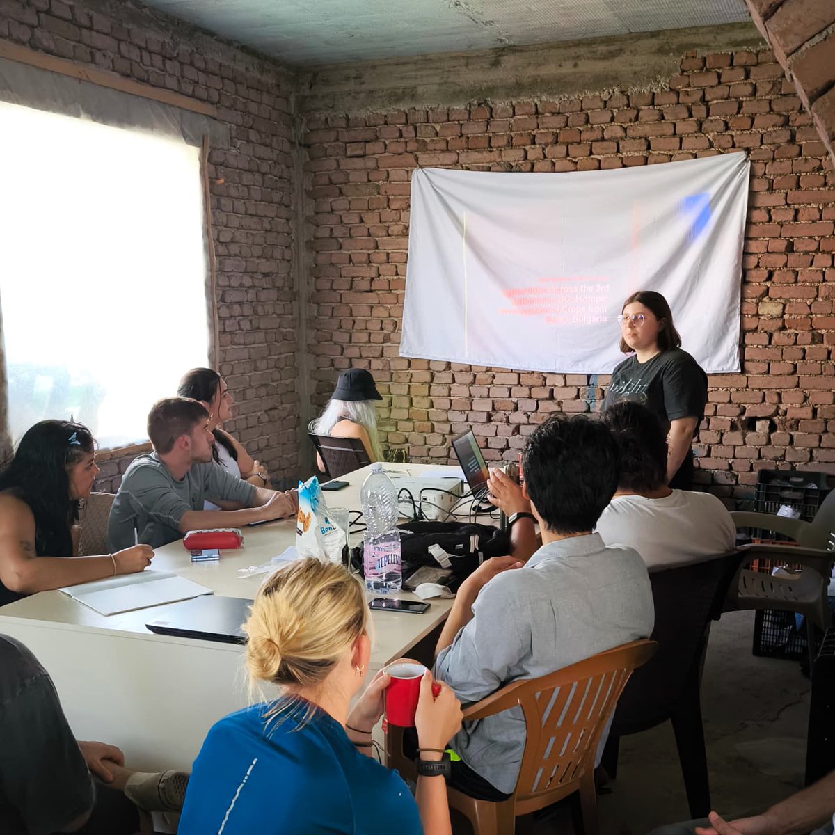 KorcaNeolithic's tweet photo. So happy to have many specialists joining our project, giving us insight into their awesome work: 

Lectures on architecture at Çatal Höyük by Dr. Jana Anvari, Archaeobotany by Anne Johnakin, Zooarchaeology by Viktoria Fries and Bioarchaeology by Dr. Rula Nuri. 

Thank you all! https://t.co/NNFbkVo97n
