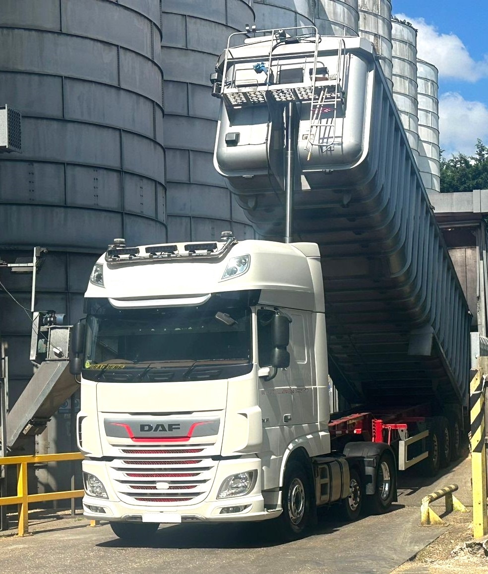 FundCommercial's tweet photo. New Client ✔️
New Contracts ✔️
New Start Business  ✔️

See how Landmark ticked all the boxes to assist a fledging HGV operator.  

#HGV #Haulage #newstartbusiness #assetfinance #commercialfinance 

https://t.co/4an6sQRoz5 https://t.co/nxuDhjsg0A