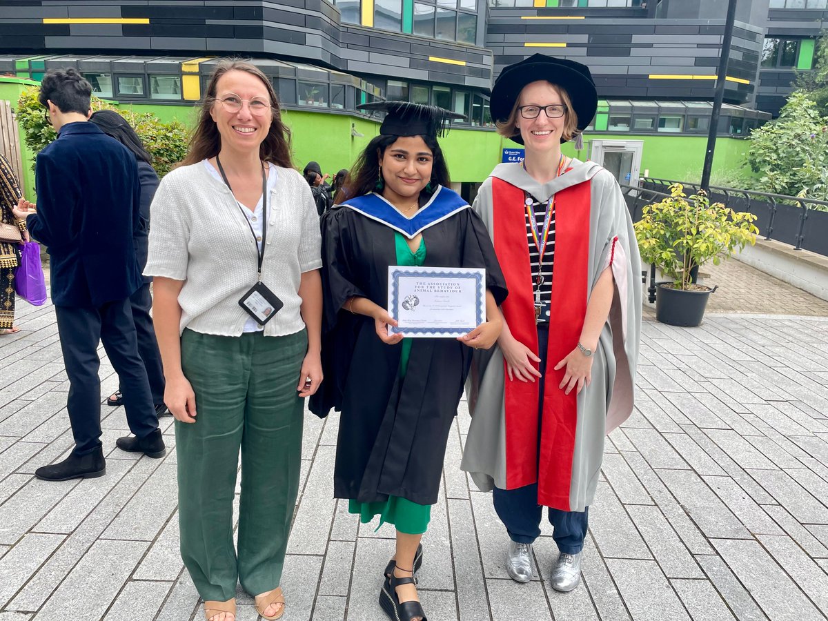 PreparedLab's tweet image. more news! Here we congratulate BSc Ishani Nanda for receiving the 2024 ASAB Undergraduate Recognition Award @asab_org for her studies on time perception in bumblebees! Congratulations IShani! From left:
@eli_versace proud ASAB delegate, the 💫 Ishani Nanda and 🌟 @GwenBrekel