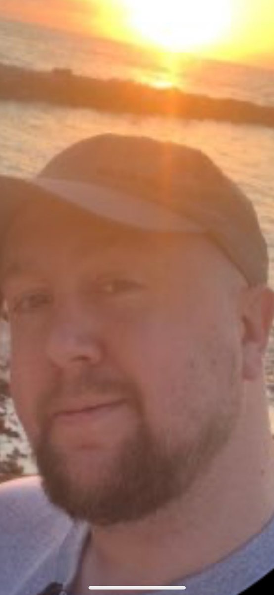 patchy eyebrows

lopsided eyes

no hairline

patchy beard at 40

fetal alcohol syndrome

no lips

desperate virgin gagging for female attention and validation on twitter

pick a struggle