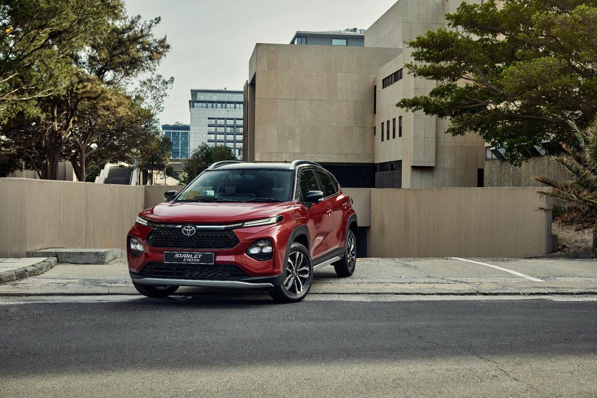 AutoTraderSA's tweet image. The new @ToyotaSA #StarletCross offers exceptional value in a cut-throat segment, and we've estimated some monthly repayments for you. So, would you buy a #Starlet Cross over a Suzuki #Fronx? bit.ly/CarRepaymentsO…