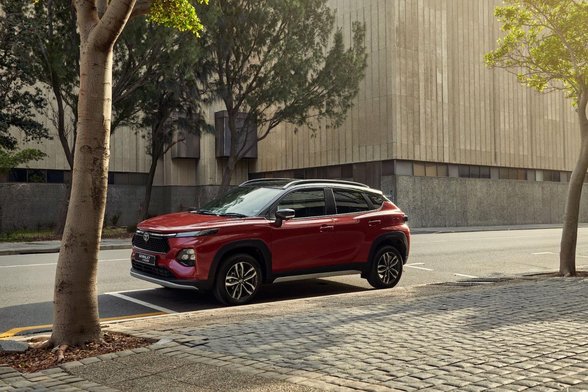 AutoTraderSA's tweet image. The new @ToyotaSA #StarletCross offers exceptional value in a cut-throat segment, and we've estimated some monthly repayments for you. So, would you buy a #Starlet Cross over a Suzuki #Fronx? bit.ly/CarRepaymentsO…