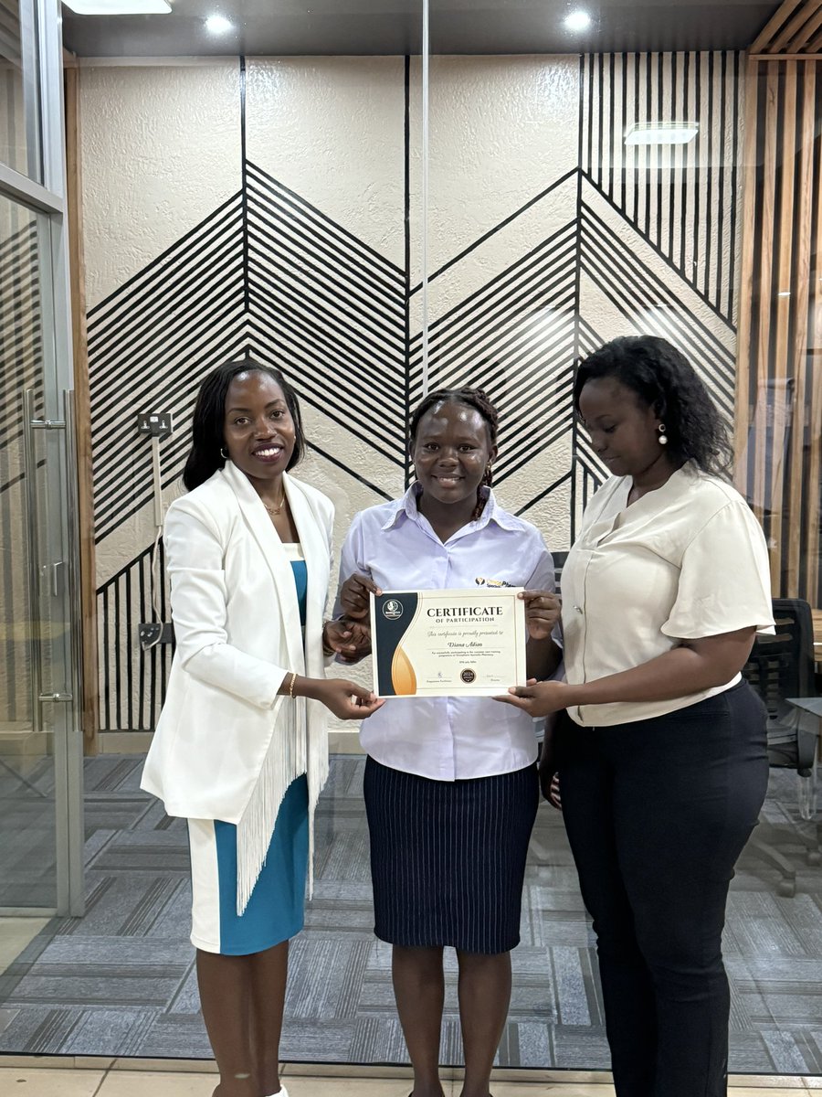 Service 4cus tweet media