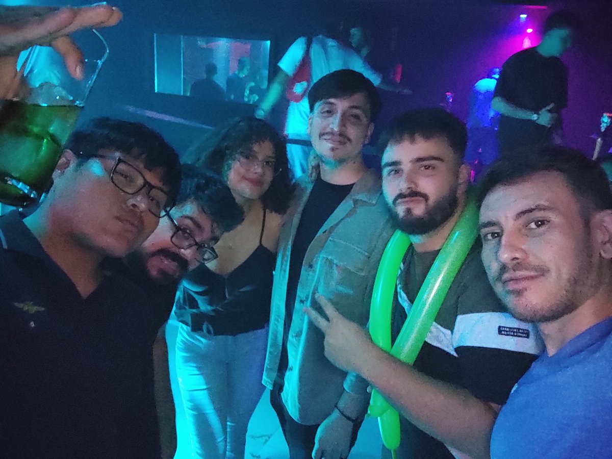 Día 1: Pelea con moros😈
Día 2: Que carta tienes🤑
Día 3: Netflix y sexo💦
El puto finde definitivo os quiero mucho chavales <a href="/luismabarrios/">Luiso</a> <a href="/TheJaks679/">Jak679</a> <a href="/SenseiLoLWR/">Izer</a> <a href="/ElSusurros/">ElSusurros</a> @yaminosenisitienetw