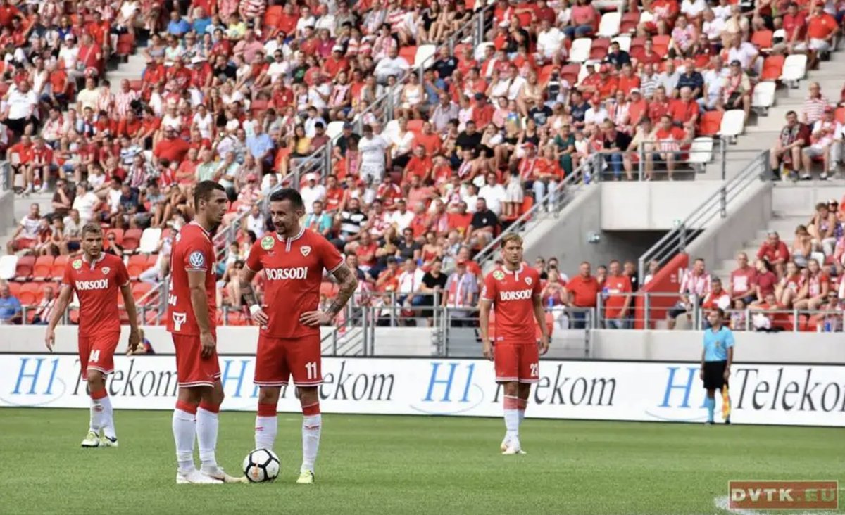 DesayDisplays's tweet image. Transforming Sóstói Stadium in Hungary with our Q10 LED displays! Vibrant visuals elevate every game, making every moment unforgettable. 🏟️ #OutdoorLED #StadiumTechnology #DesayLED #SóstóiStadium