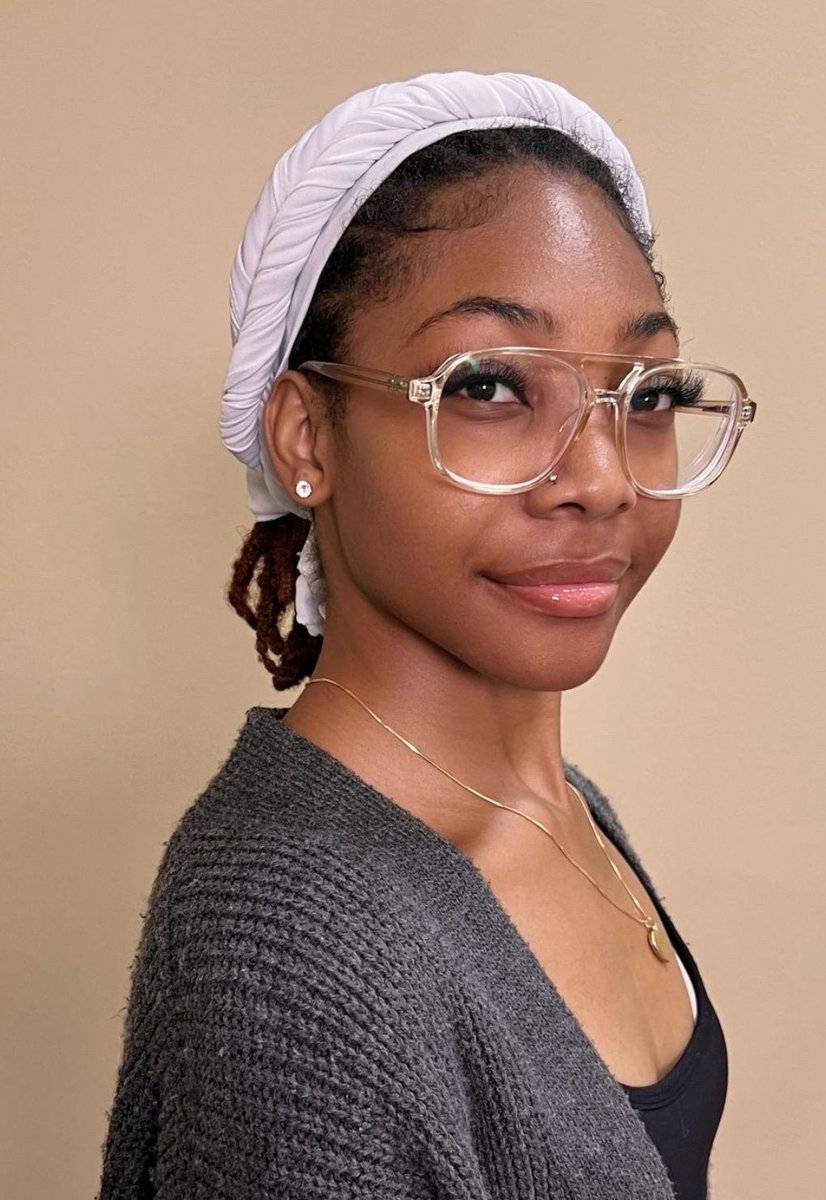 I’d like to wish my daughter a VERY HAPPY BIRTHDAY!!! I live to love you Daughter.🎉🤟🏾🎂🎈