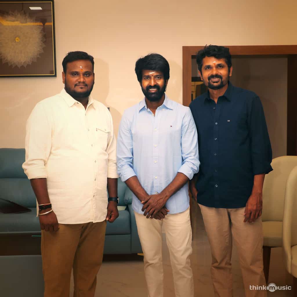 Director__Gokul's tweet photo. I'm very happy to work with this phenomenal project!!❤️❤️
#directionteam of our captain @p_santh sir🔥
Eagerly wait to work with @sooriofficial annan movie😍
@larkstudios1 @kumarkarupannan @proyuvraaj @thinkmusicindia
More updates coming soon... https://t.co/iIdX35z53q