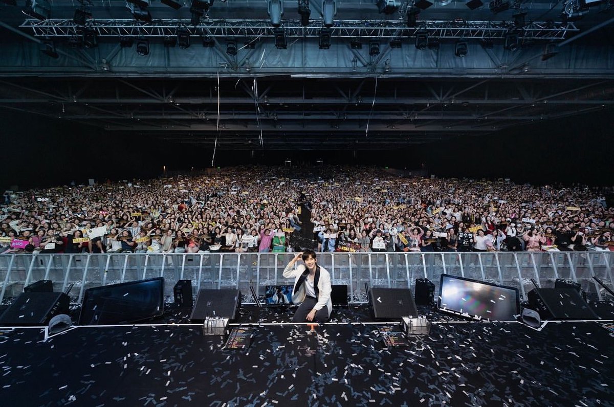 [0819] #KimSoohyun updated IG @ soohyun_k216

He wrote, “Hongkong.”