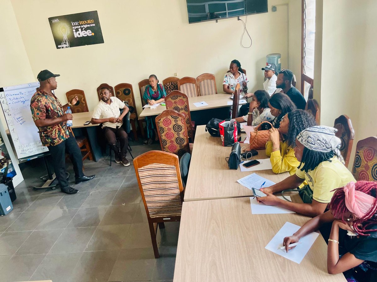 CusoIntlRDC's tweet photo. Réunion avec les 18 Lauréats de la 4e cohorte afin de discuter, travailler sur leur plan de décaissement de fonds d'innovation, dont ils ont été bénéficiaires lors du déjeuner d'affaires dernier.
#Retourenimage #TalentsPluriels https://t.co/MA8eetWkbi
