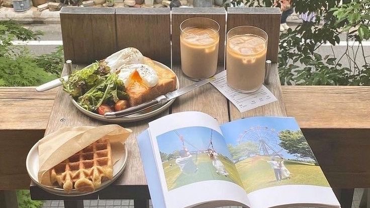 scarlettwants's tweet photo. little moments at the cafe https://t.co/zMpsmJmDFc