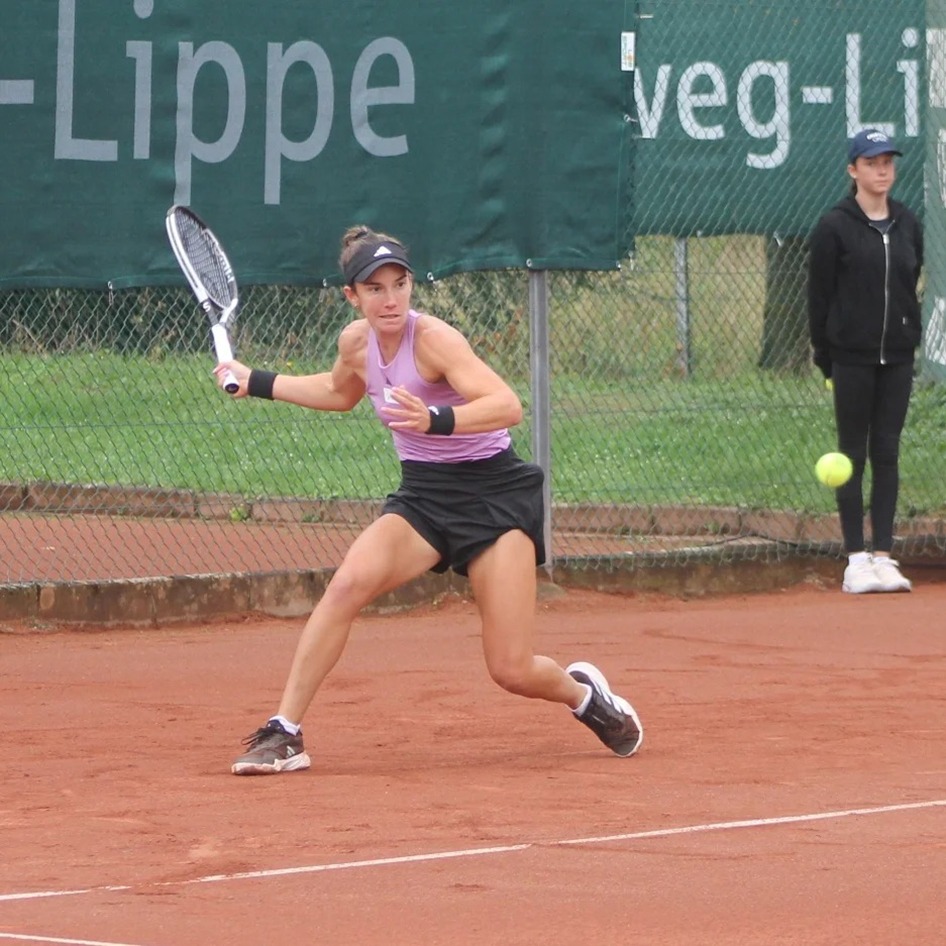Toca hacer la vitrina más grande, <a href="/Irbues97/">Irene Burillo</a> 😉

La aragonesa firma su 5ª victoria internacional en la ciudad alemana de Erwitte. ¡Bravo! 

📸 @Erwitte Open
📲 rfet.es/es/noticia/ire…
