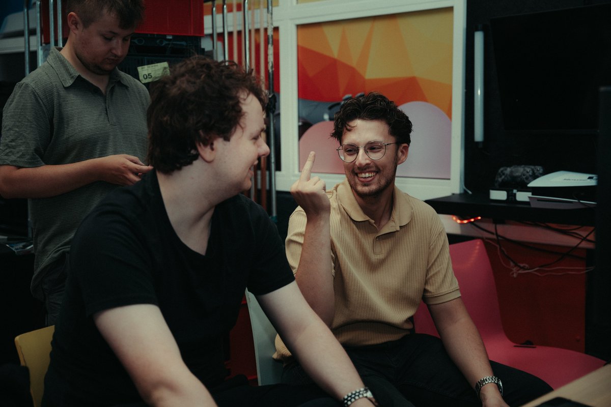 me and <a href="/elitetweet_bird/">elitetweet</a> 24/7

<a href="/RolandVolbeda/">Lonpos</a> with goated pictures as always