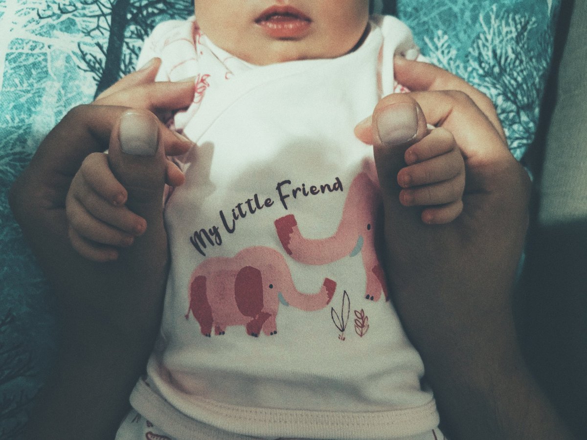 Kızım doğdu, artık 3 kişilik bir aileyiz 🤍 diye her yere herkese ilan etmek istemek çok mutluluk çok 😍