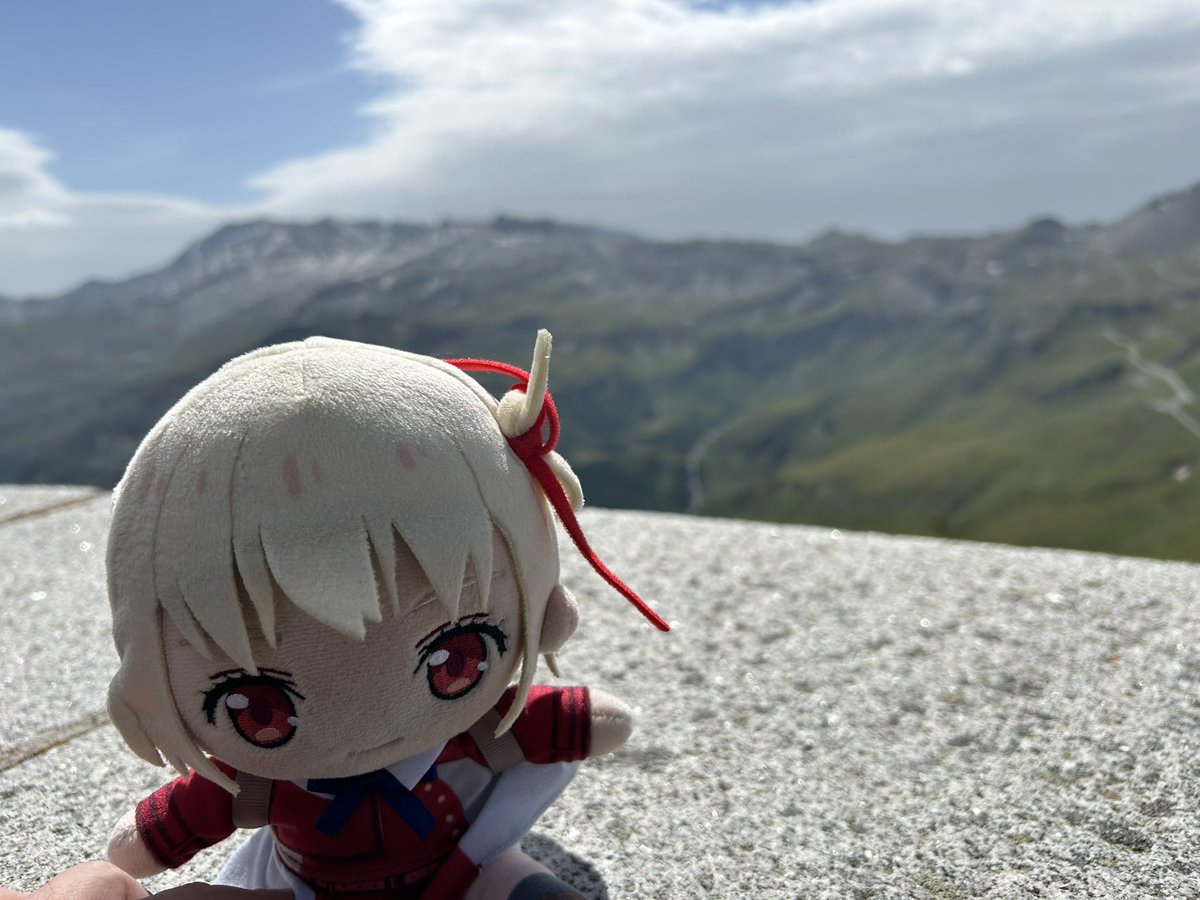 LycoRecoPlush's tweet photo. visited the „Großglockner“ pass.
so much wind!!!!
we nearly flew down the mountain again 😳 https://t.co/P7NQyIUQ21