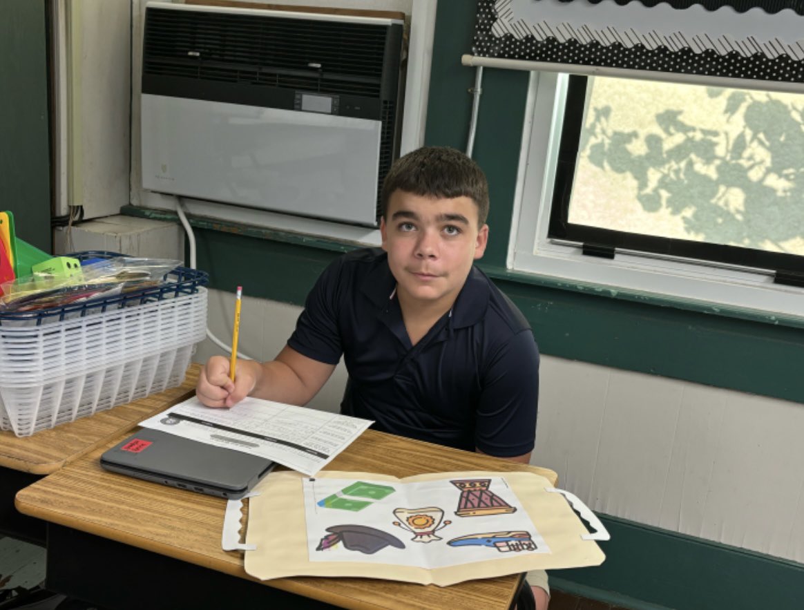 MaurepasSchool's tweet photo. 8th grade ELA making suitcase predictions about their upcoming story “The Medicine Bag”. https://t.co/unpei9IOOW