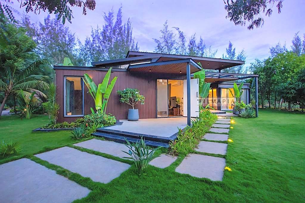 Filmapia's tweet photo. Contain this!
A chic-designed place for exclusive shoots in #Bangalore!
https://t.co/Abb94CdfZR

#HomeIsWhereTheTreasureIs #YourPlaceForFilmShoots #ShootingLocation #Photography #Films #Movies #Ads #Advertising
#Cinematography #Filmmaking #FilmProduction #LineProduction #Fixer https://t.co/LY3ZdTG9MV
