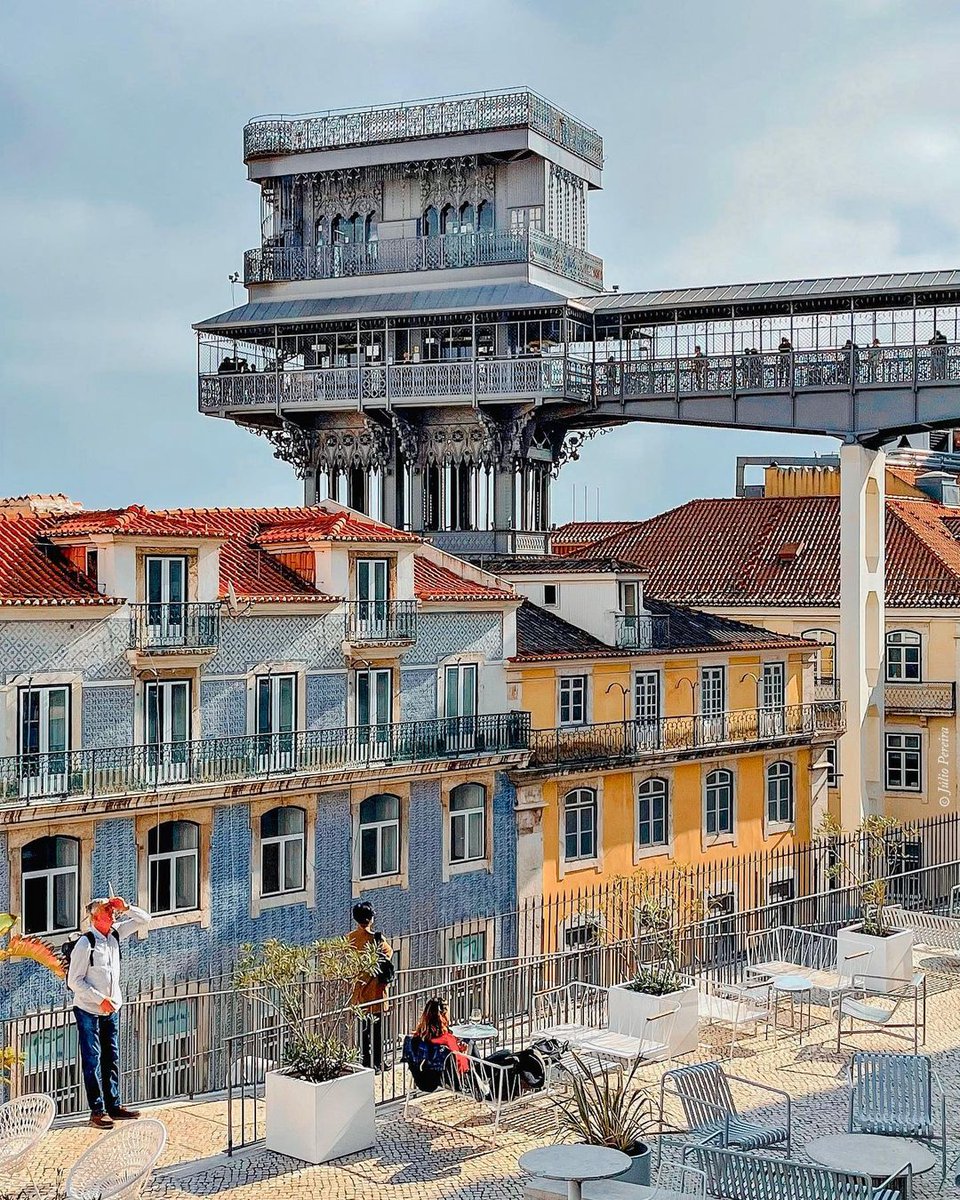 visit_lisboa's tweet photo. It’s worth a ride to feel a surge of emotion at the view that extends before your eyes.

#VisitLisboa 
https://t.co/wzvliFTQt9 
📍 Elevador de Santa Justa
📷  @juliopereiramusic https://t.co/01jS1Qi6tR