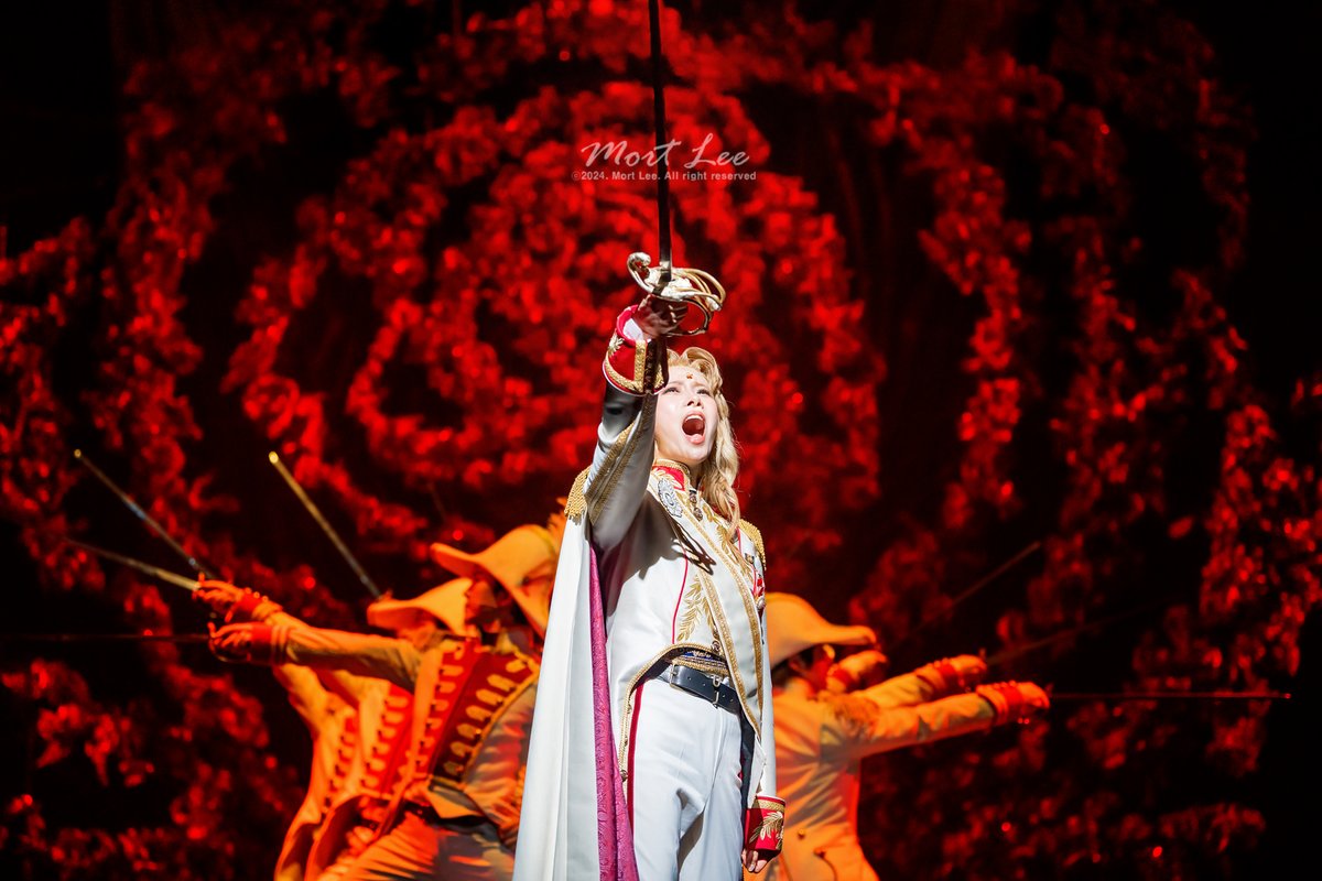 pic_mort's tweet photo. 20240725 뮤지컬 '베르사유의 장미' 프레스콜 (4)
장소: 충무아트센터
배우: 정유지
장면: 베르사유의 장미
#윶스칼 #정유지  #오스칼 #베르사유장미 #roseofversailles https://t.co/QwPmjGUo4a