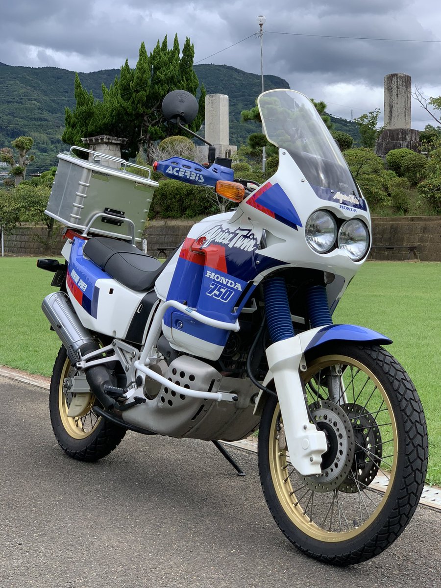 AfricaTwin92's tweet photo. #バイクの日
#AfricaTwin #アフリカツイン #RD04
#佐世保 #海軍墓地
約1年前。 https://t.co/IkFfS5dl8e