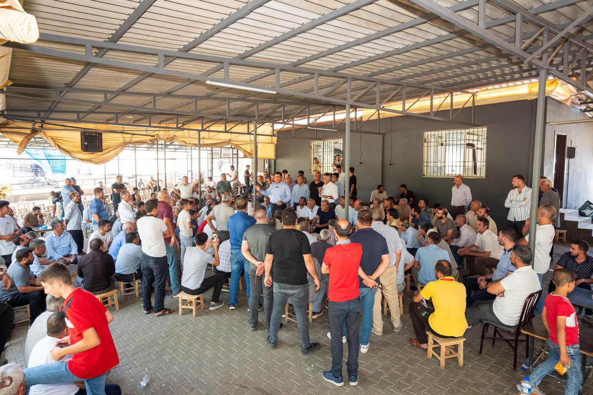 Hayvan Pazarı esnafımızla buluştuk.
Projelerimizi konuştuk.
Esnaflarımızı dinledik, notlarımızı aldık.
Bu doğrultuda projelerimizi şekillendireceğiz.
Ayrıca 24 Ağustos Cumartesi Saat:18:00’de İstasyon Meydanındaki Genel Başkanımızın Mitingine davet ettim. 
#ŞimdiDahaÇokŞehitkamil