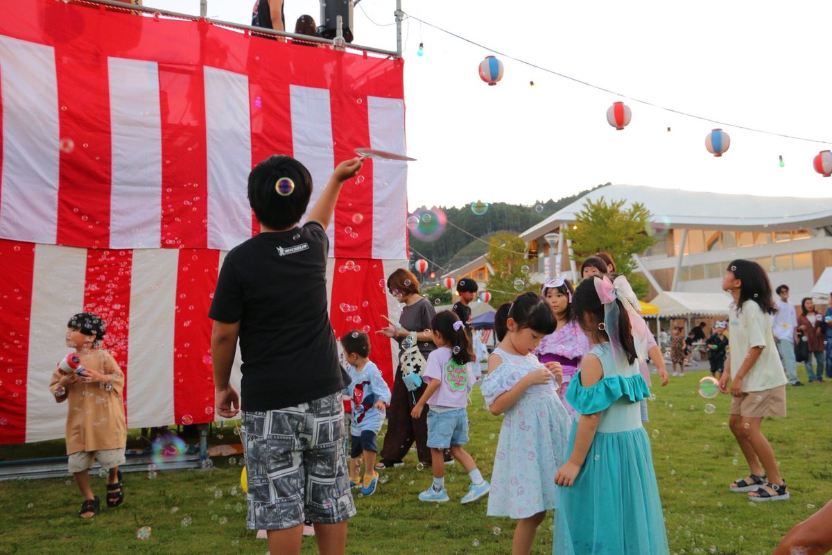 ong_bonodori's tweet image. \8月だョ!全員集合/おながわ盆踊り、たくさんの方にお越しいただき誠にありがとうございました。
また来年お会いしましょう!
#女川 #おながわ盆踊り #NEO盆踊り #夏祭り
