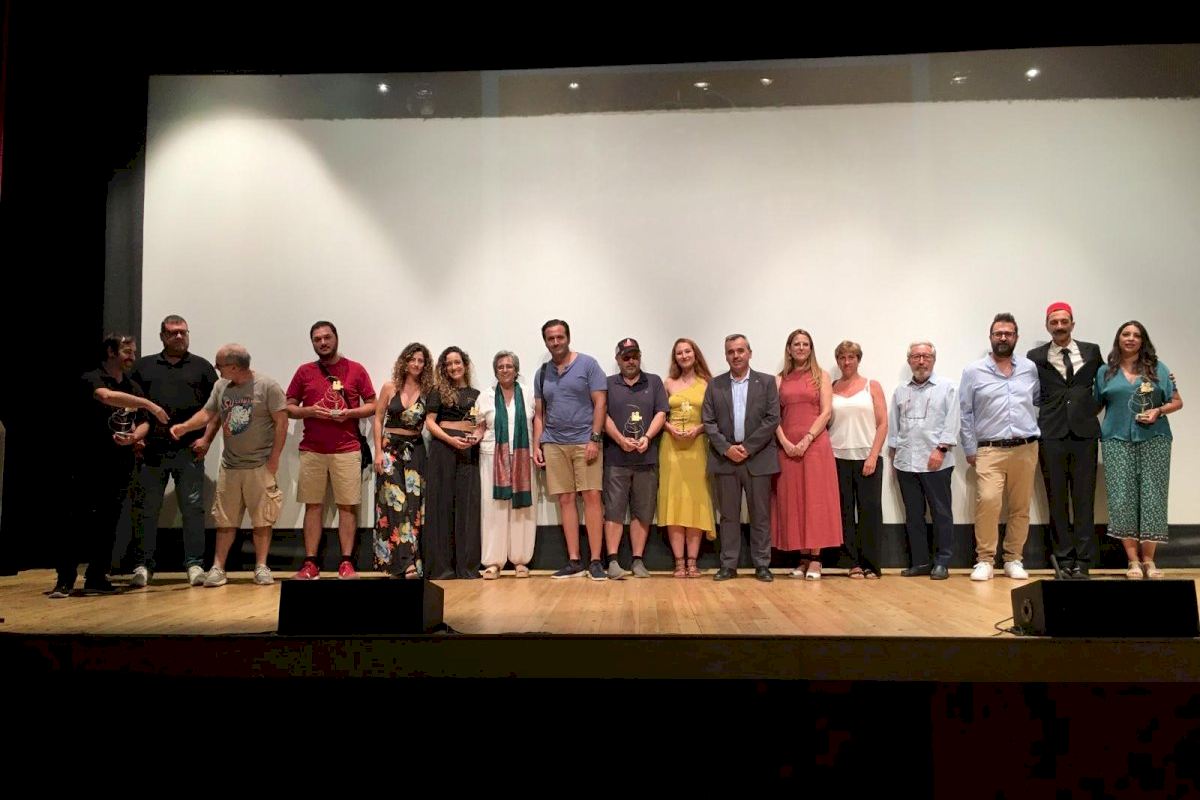 🏆Premiados en <a href="/pequefestival/">Festival Internacional de Cine Pequeño</a> - Mejor #cortometraje por la #igualdad
👏¡Enhorabuena, equipo! 
🔗 festivaldecinepequeño.es/palmares-2024/
#tribupelícula #teamtribu #Aspe #Alicante #cine #corto #ficción #drama #juventud #violenciadegénero #violenciajuvenil #cinesocial #filmfestival #elcortoescine