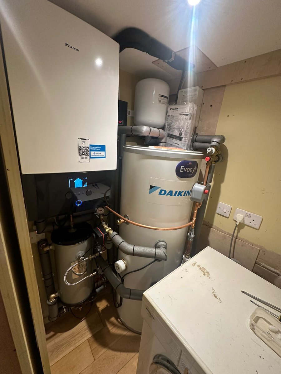 No task is too challenging for the H2ecO team!

Take, for example, our recent project in Dorset where we installed a split system in an incredibly tight space. Everything fits perfectly while still allowing the client to retain valuable storage space!