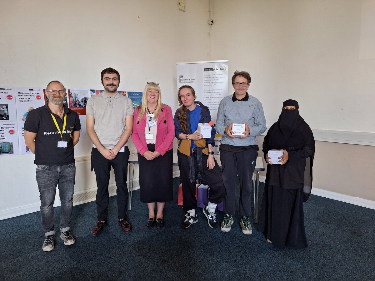 R_Potential's tweet photo. A huge congratulations to our Walsall #Returneeship and #Startship learners for completing their course!
Best of luck on your next steps, gang!
@JCPinWestMids @WestMids_CA https://t.co/6Ekwj2QuTH