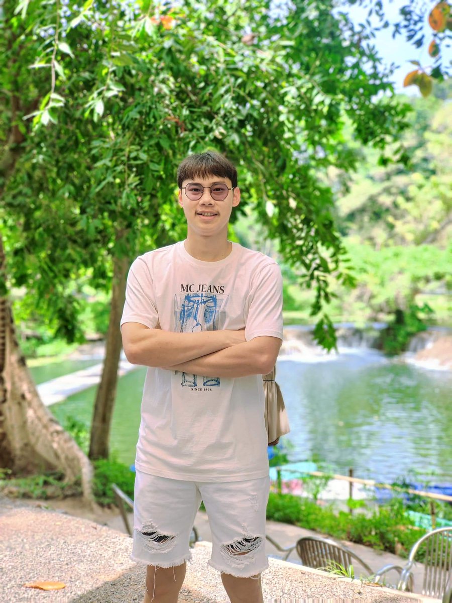 ไม่อยากเป็นแค่คนในจอ ขอเป็นคนในใจใครสักคนได้ไหมครับ🤪
#จันทบุรี 
#หาเพื่อนเที่ยว 
#จันทบุรีนัดเจอ 
#แคปชั่น