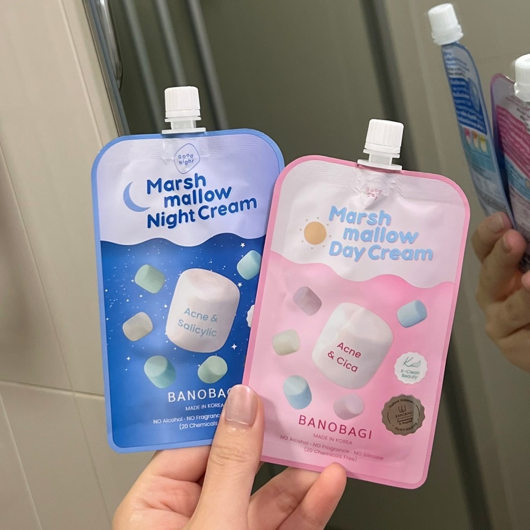 ppmali_'s tweet photo. ช่วงนี้ อินกับครีมตัวนี้มาก marsh mallow cream ของ #banobagi 
แกมันดีมากกกก นี่ใช้คู่กัน 2ตัวเลย            เช้าเย็น ช่วยลดสิวฉ่ำ แกดูหน้าชั้น สิวหายหมดด ชอบมาก ซื้อมาตุนไว้ใช้ยาวๆ #ใช้ดีบอกต่อ 
ปล. มีอีกหลายสูตรนะ ลองไปเลือกดูได้
#ใช้ดีบอกต่อ #มาร์ชแมลโลว์ครีม https://t.co/x6Bav4QBqM