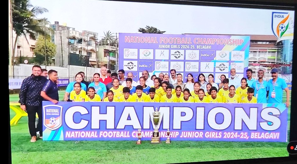 ChanderveerR's tweet photo. Bikaner is now a days famous for @bikajifoodsbkn n #NationalChampion girls U-17 Football team of #Rajasthan in which all players r frm 1 small village #Dhingsari #Nokha #Bikaner @VinoBhojak TeamCoach is son of Arjun Awardee,Ex⚽Cap India #MaganSinghRajvi @jswsports @PankajBikana https://t.co/QCQ6fVRygU