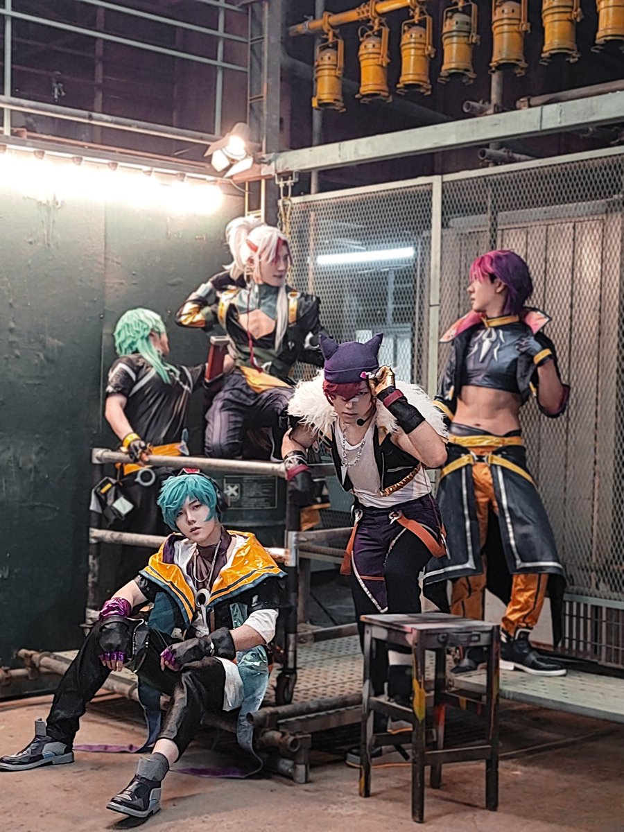 Rooh_Cos's tweet photo. 하트스틸 단체 비하인드컷

Kayn - @BONG_cosplay 
Ezreal - @miniminicos_ 
Sett - @Rooh_Cos 
Aphelios - @Hae_binl 
Yone - @NoStylishThor 

📷Alune - @yoonmin_cos

#LeagueOfLegends #heartsteel #하트스틸 https://t.co/nvRySwhuaO