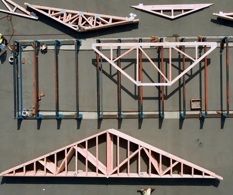 TrussPrincess's tweet photo. Maximize your project's efficiency with Builders FirstSource's engineered roof trusses, designed for flexibility and cost savings. 

Choose #BFS for a smarter roofing solution.
 https://t.co/7UyHLcJRCE https://t.co/fkoLOsUnPf