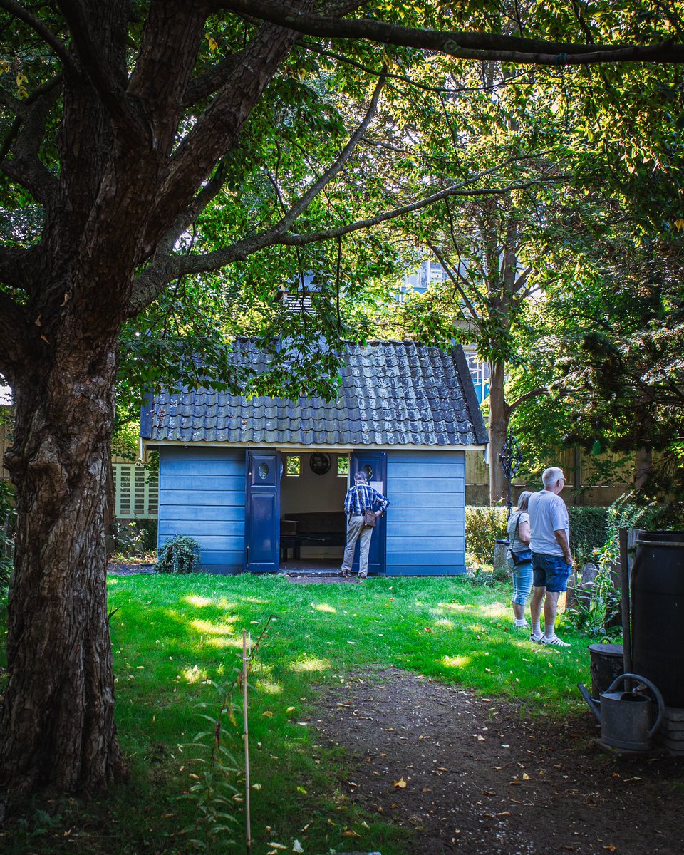 Bezoek de Oude Begraafplaats 24 augustus tijdens het wijkfeest Korte Akkeren! 

Gratis rondleiding om 13.00 en 14.30
Speurtocht voor de jongste bezoekers 
Demonstratie werkzaamheden 
Informatie over het leven en werk van Inez Meter, oprichtster Stichting Oude Begraafplaats #Gouda