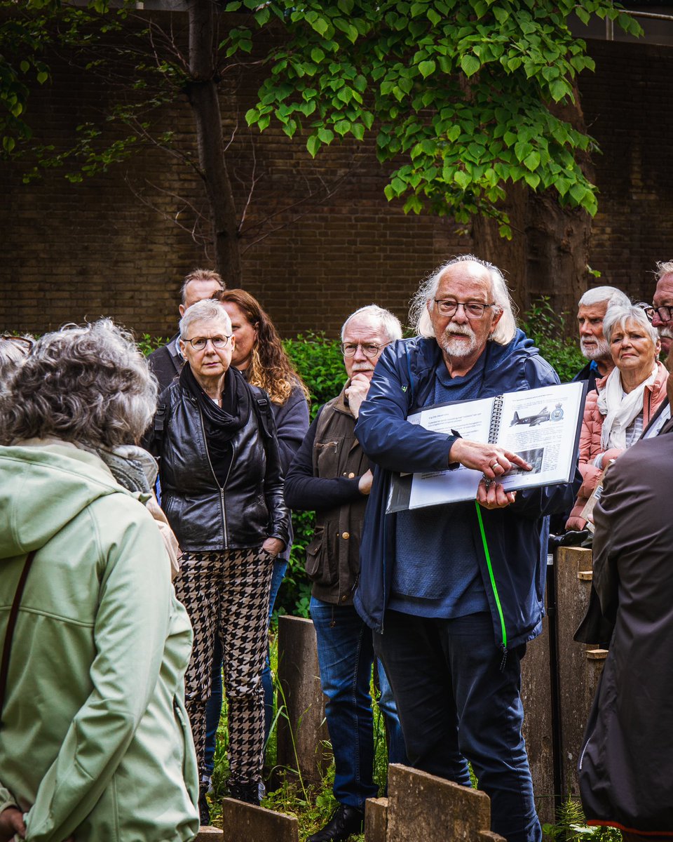 SOB_Gouda's tweet photo. Bezoek de Oude Begraafplaats 24 augustus tijdens het wijkfeest Korte Akkeren! 

Gratis rondleiding om 13.00 en 14.30
Speurtocht voor de jongste bezoekers 
Demonstratie werkzaamheden 
Informatie over het leven en werk van Inez Meter, oprichtster Stichting Oude Begraafplaats #Gouda https://t.co/osNzEXneGx