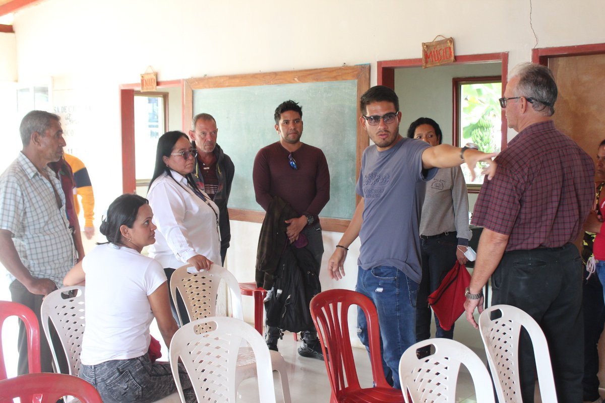 Reapertura de la Biblioteca y Salón de lectura "Víctor Manuel Briceño" de Torococo

 La población de Torococo celebra la renovación de la Biblioteca y salón de lectura "Víctor Manuel Briceño", que había estado cerrada durante dos años debido a su deterioro.