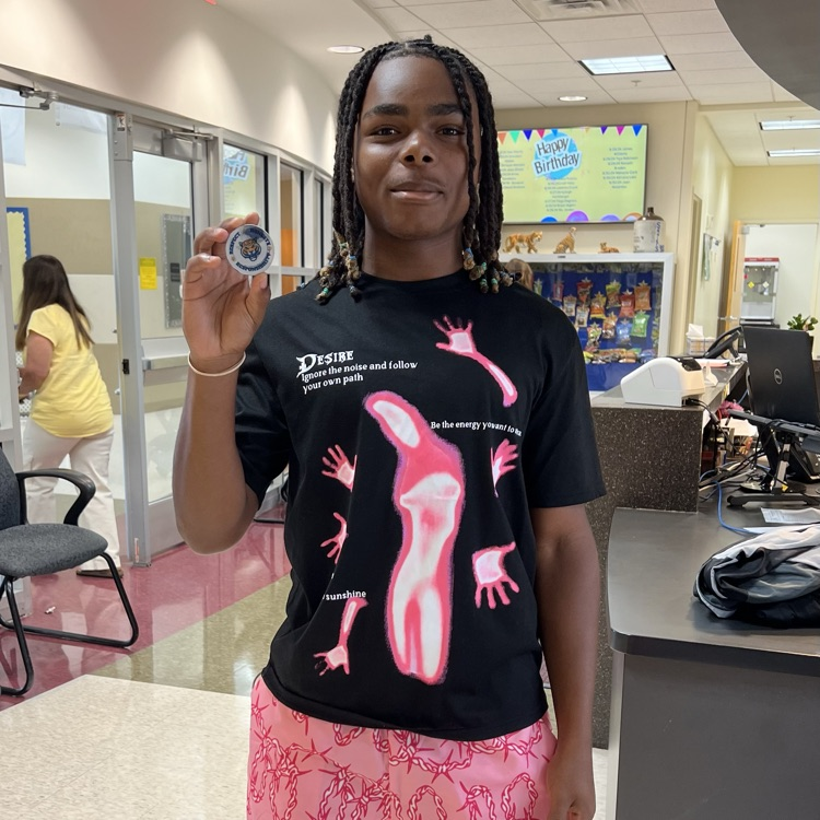 Less than 3 hours and Jaelyn Williams already has a RHR coin!! Showing some Respect, Honesty, And Responsibility from the starting block! #hphstigers #hpsdtigers