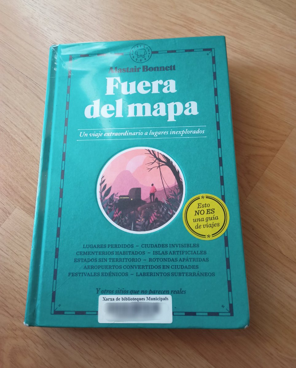 OlgaSR_'s tweet image. Llegit fa dies. Interessant i curiós, però hagués agraït un puntet d&apos;humor (no tothom és Bill Bryson, Olga!). Et porta a llocs inversemblants.
Tinc la 2na part, però no sé si em donarà temps o si el deixaré per a l&apos;estiu vinent.
#lecturesdestiu