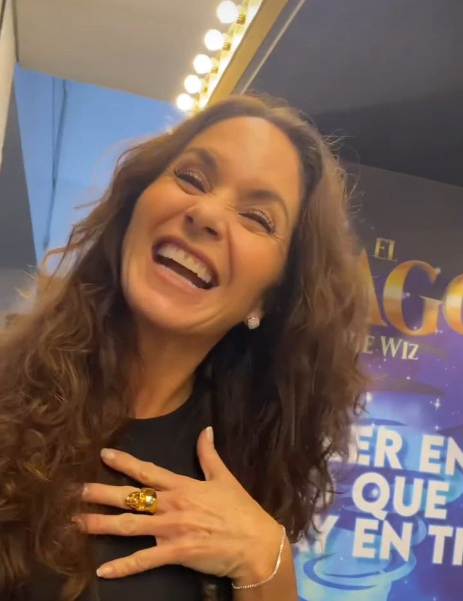 Vickitoxria's tweet photo. Eu amo você meninaaaaaaaa🥹❤️‍🩹 https://t.co/v10fw4go4f