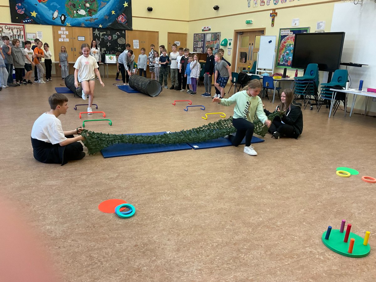 Our final week of @food - this morning we designed a Healthy Meal  🍏🥕🫛 followed by an indoor assault course 😃 <a href="/powyseducation/">Addysg CS Powys / Powys CC Education</a>  <a href="/PowysCC/">Powys County Council</a> <a href="/WelshGovernment/">Welsh Government</a>